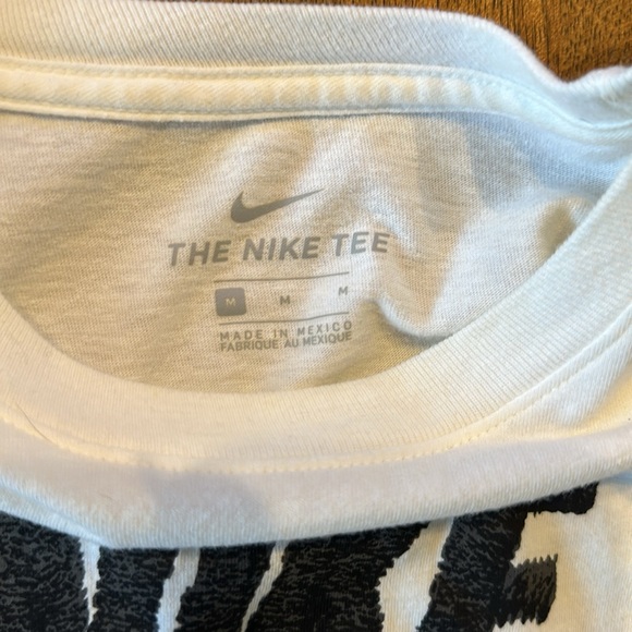 Nike Tshirt with front imprint - Picture 2 of 3